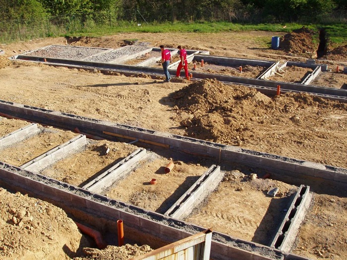 Stavba útulku Voříšek 2006-2007
